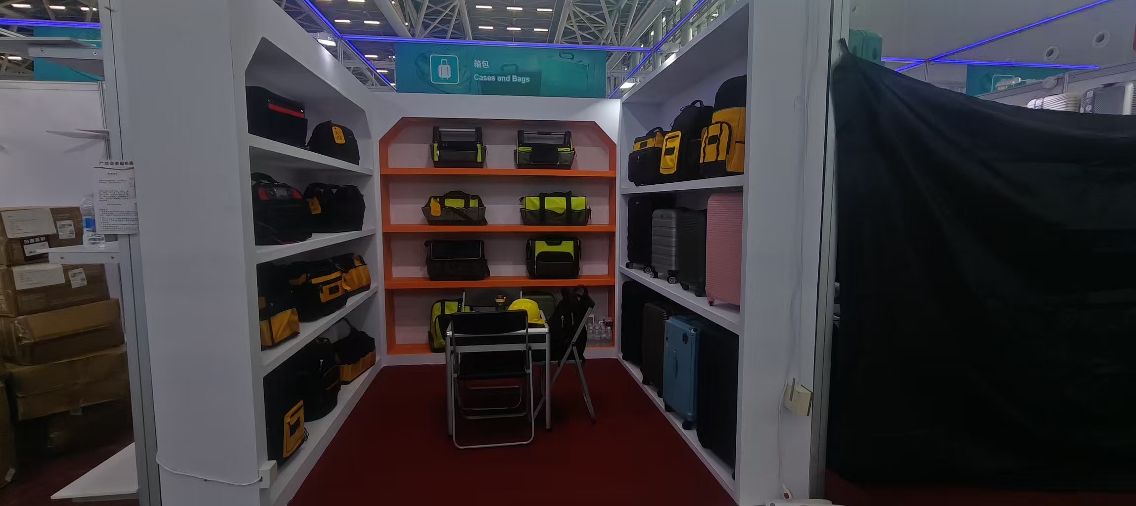 Unser Unternehmen präsentiert auf der Canton Fair im Herbst 2025 erfolgreich seine Fähigkeiten zur Herstellung professioneller Werkzeugtaschen